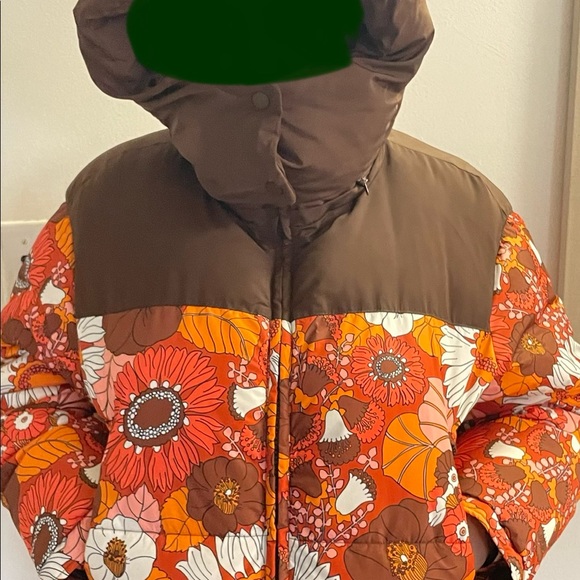 Beautiful Zara puffer jacket size medium. - Picture 2 of 8